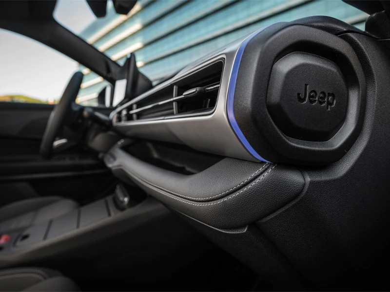 detalhes tablier novo jeep avenger